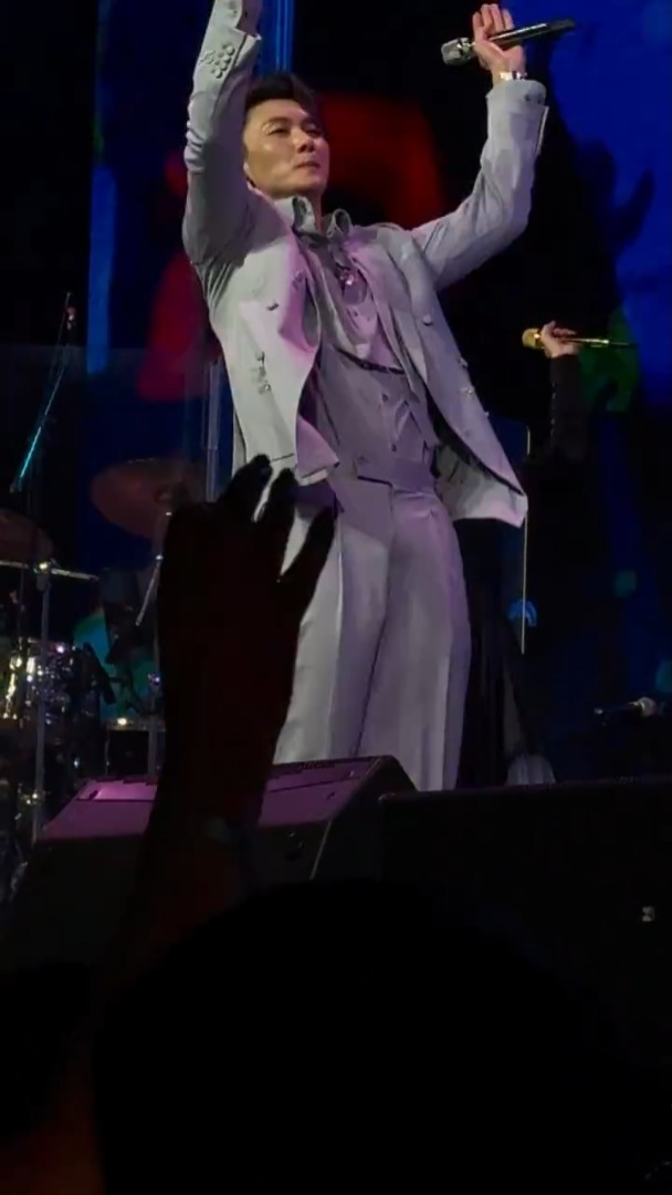 王浩信跳抖音神曲《大展鴻圖》。