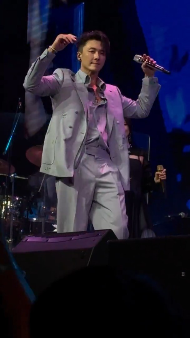 王浩信跳抖音神曲《大展鴻圖》。