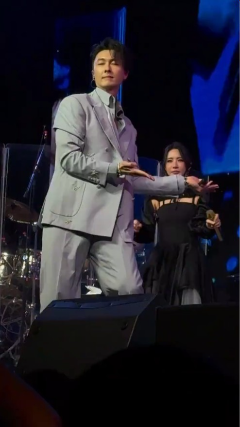 王浩信跳抖音神曲《大展鴻圖》。