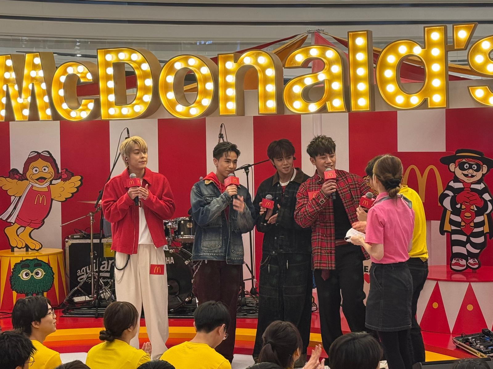 Rover成員卓金樂(Kim)、雷濠權(Jason Loi)、陳鎮亨(亨仔)、王希晉(希晉)到場分享學習心得,為應屆考生送上鼓勵。