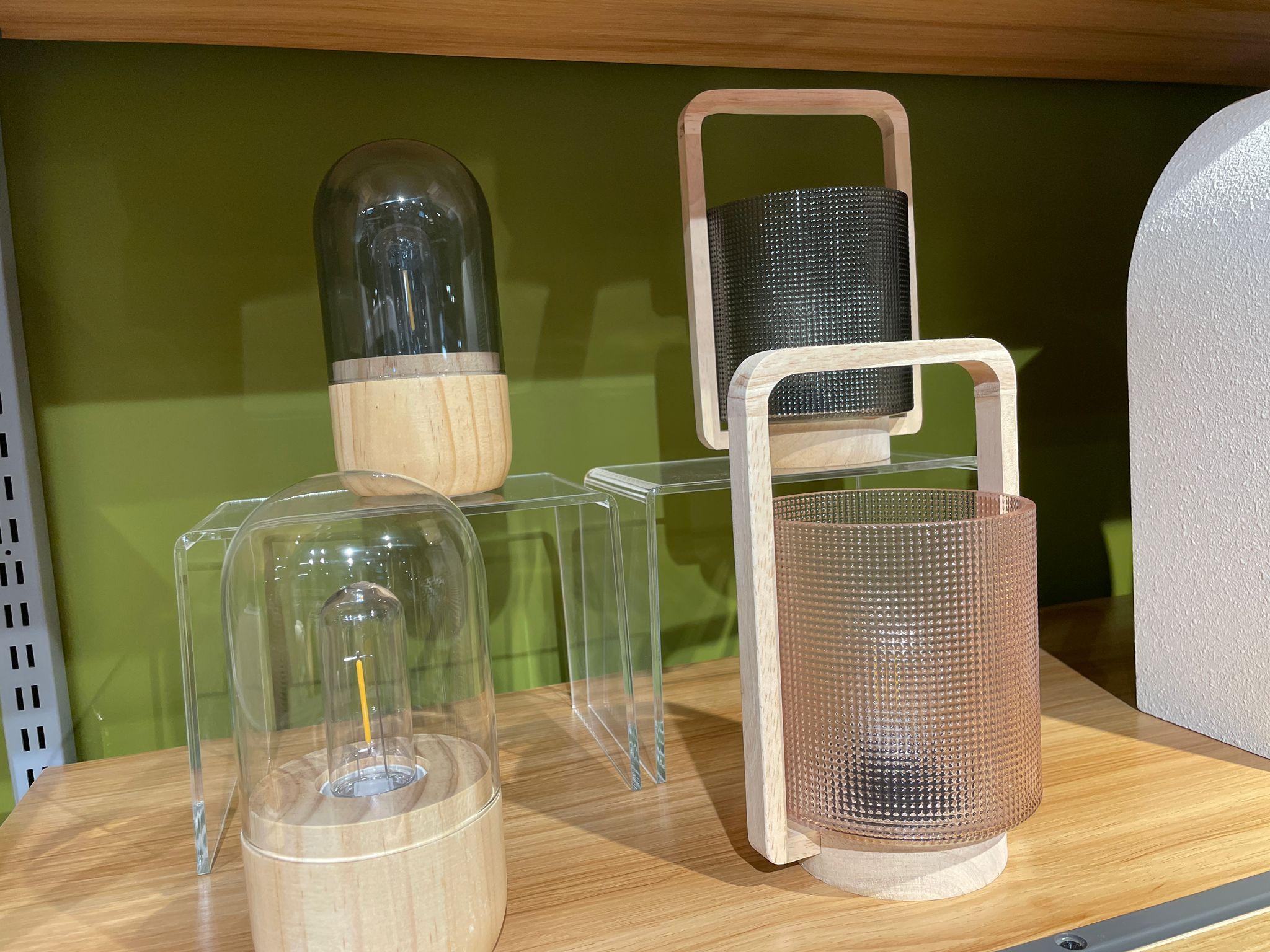 多款枱燈 日本參考售價:¥1980至¥2200 香港售價:$108至$120