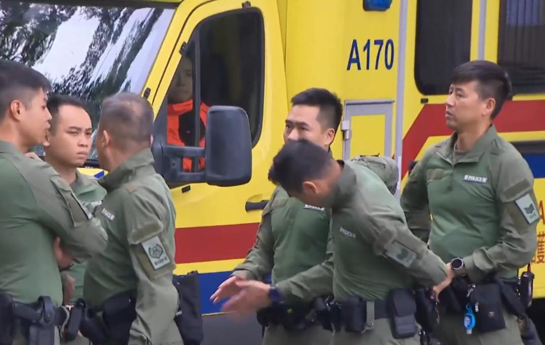 18歲少女郭靄筠失蹤,救援隊上山搜救。(有線新聞電視截圖)