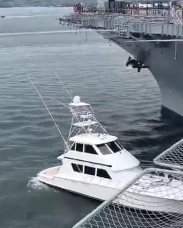 中途島航母博物館(USS Midway)被船撞