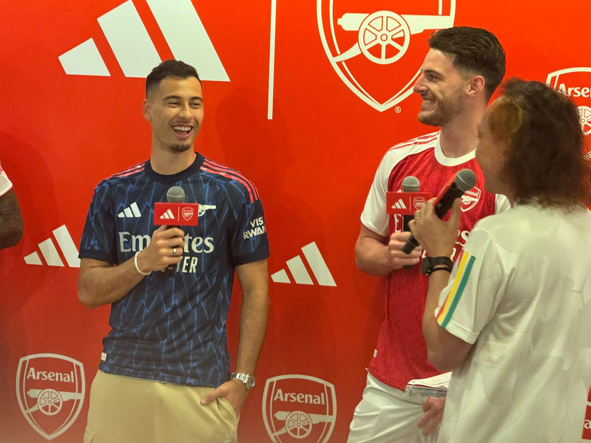 阿仙奴訪港|迪格蘭賴斯(Declan Rice)、加比爾馬天尼利 (Gabriel Martinelli)與球迷玩互動遊戲。