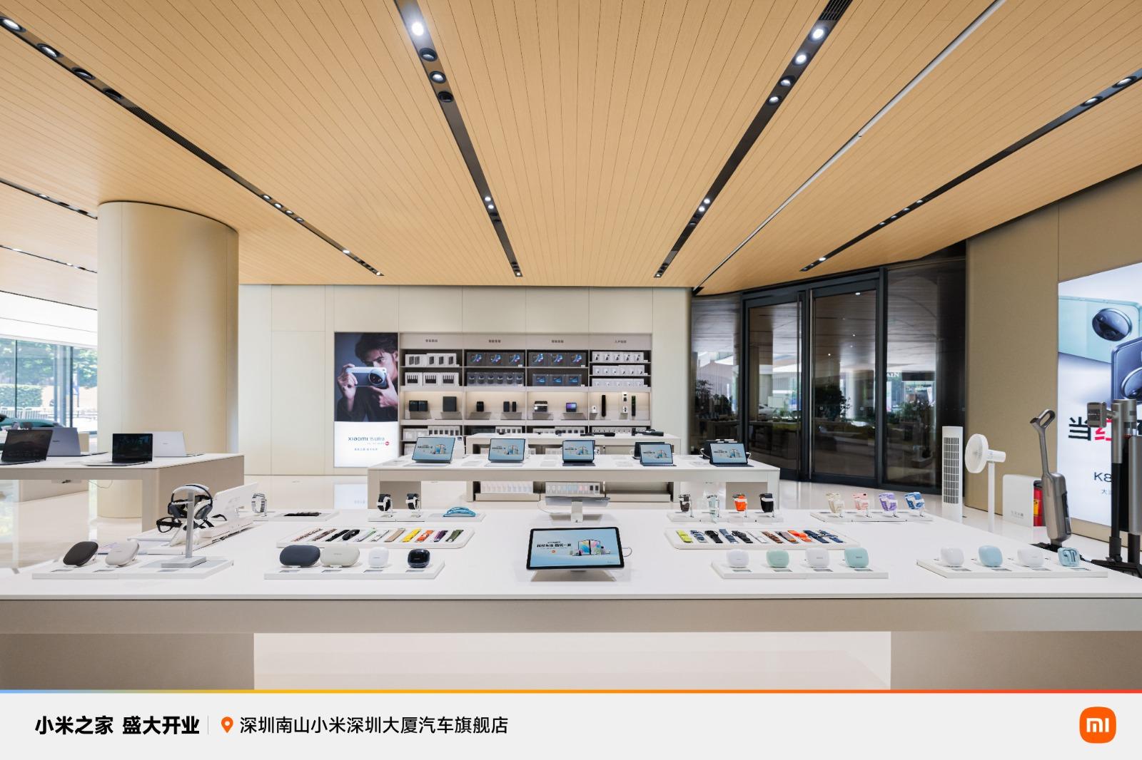 小米之家深圳南山小米深圳大樓汽車旗艦店。(小米公司微博)