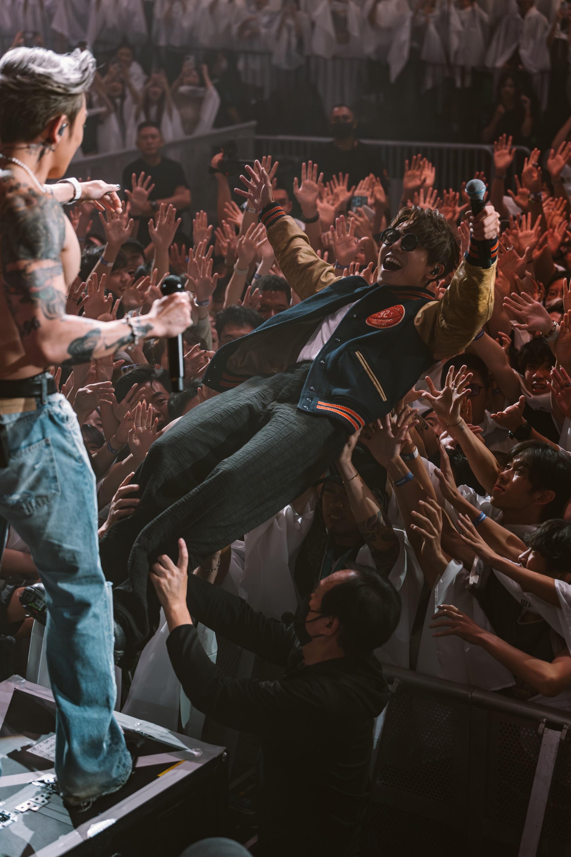 Tyson Yoshi推林家謙「下海」做「啟德插水第二人」。