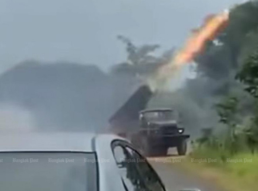 泰國和柬埔寨關係急劇惡化,兩國軍隊今早在邊境爭議地區交火,雙方互相指責是對方首先開火。有影片指柬埔寨軍隊向泰國邊境方向開火。