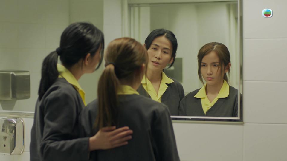 宣萱在《執法者們》的角色受寃入獄,身穿黃色囚衣受關注。