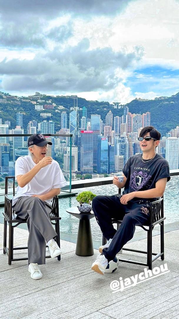 周杰倫與周星馳聚會兼合照。