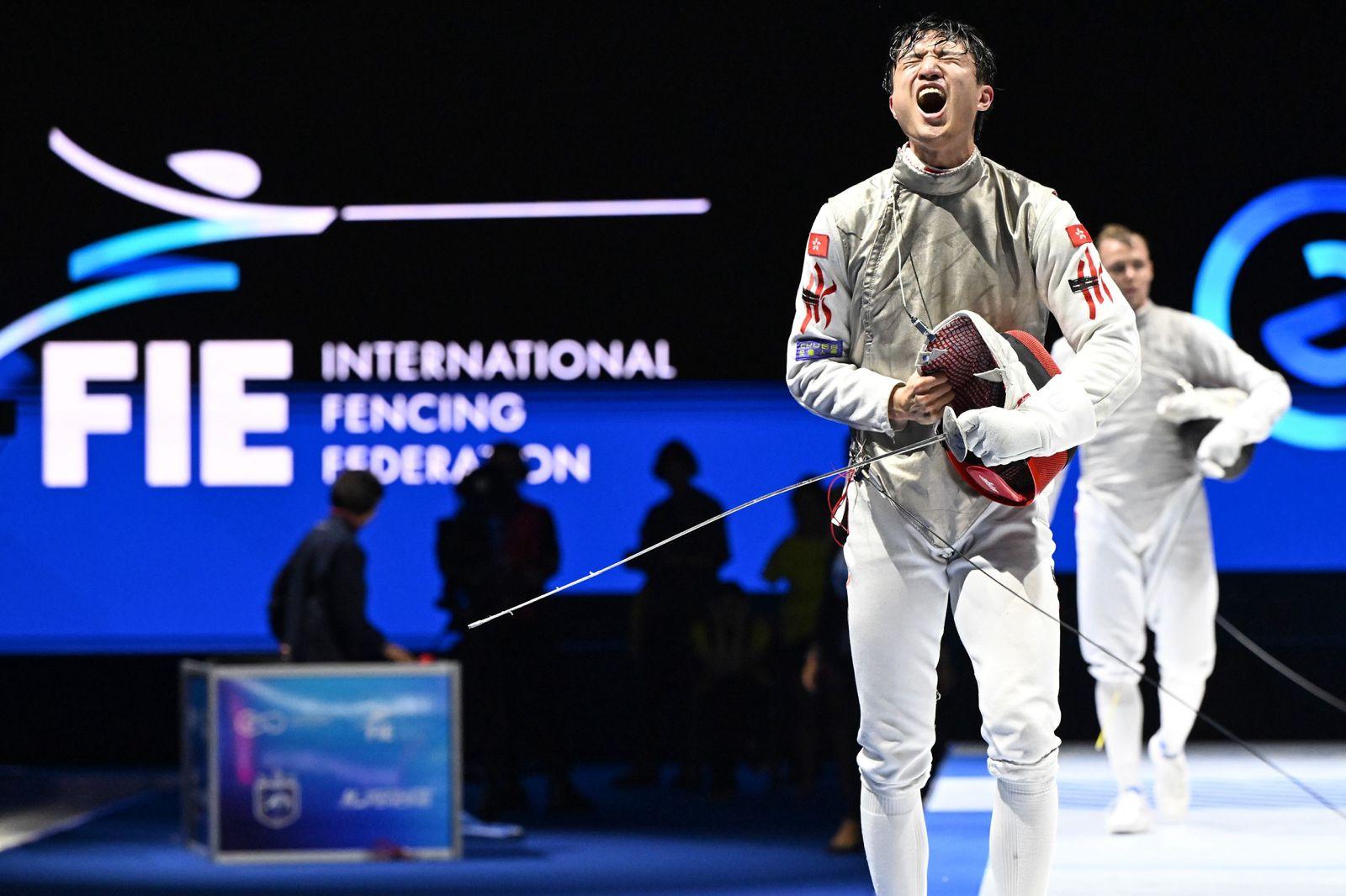 蔡俊彥成為首個奪得世錦賽冠軍的香港劍手,更登上男子花劍世界排名第一。(FIE)