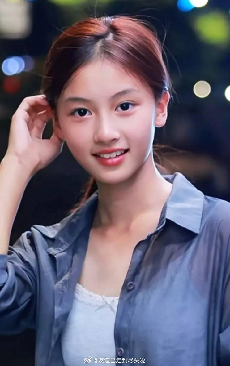 河南南陽15歲美少女網紅七七神似張栢芝