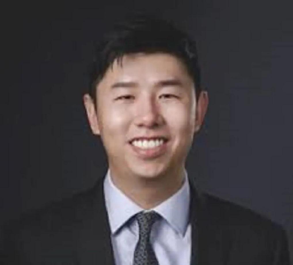 程志被控落藥性侵7名女病人和熟人,於2022年被捕。(互聯網)