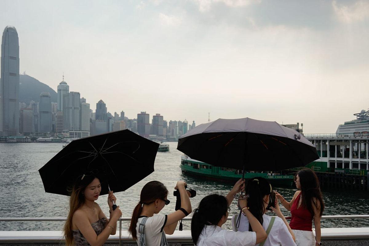 本港天氣持續酷熱。(資料圖片/周令知攝)