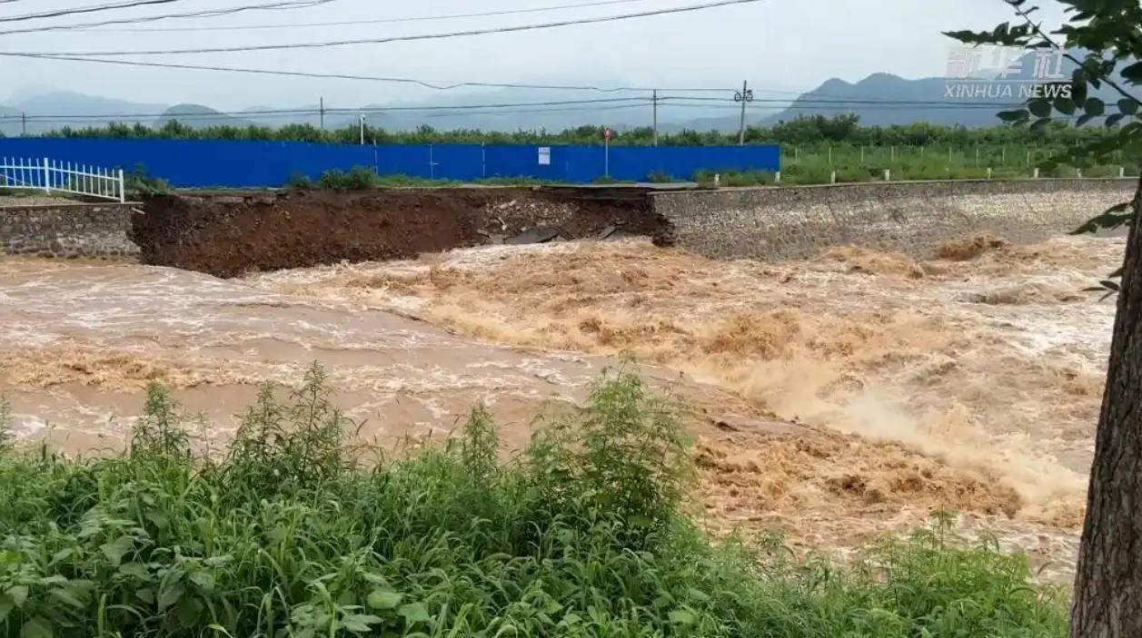 北京平均年雨量約600毫米,此輪降雨4天已達543.4毫米。(圖/新華社)