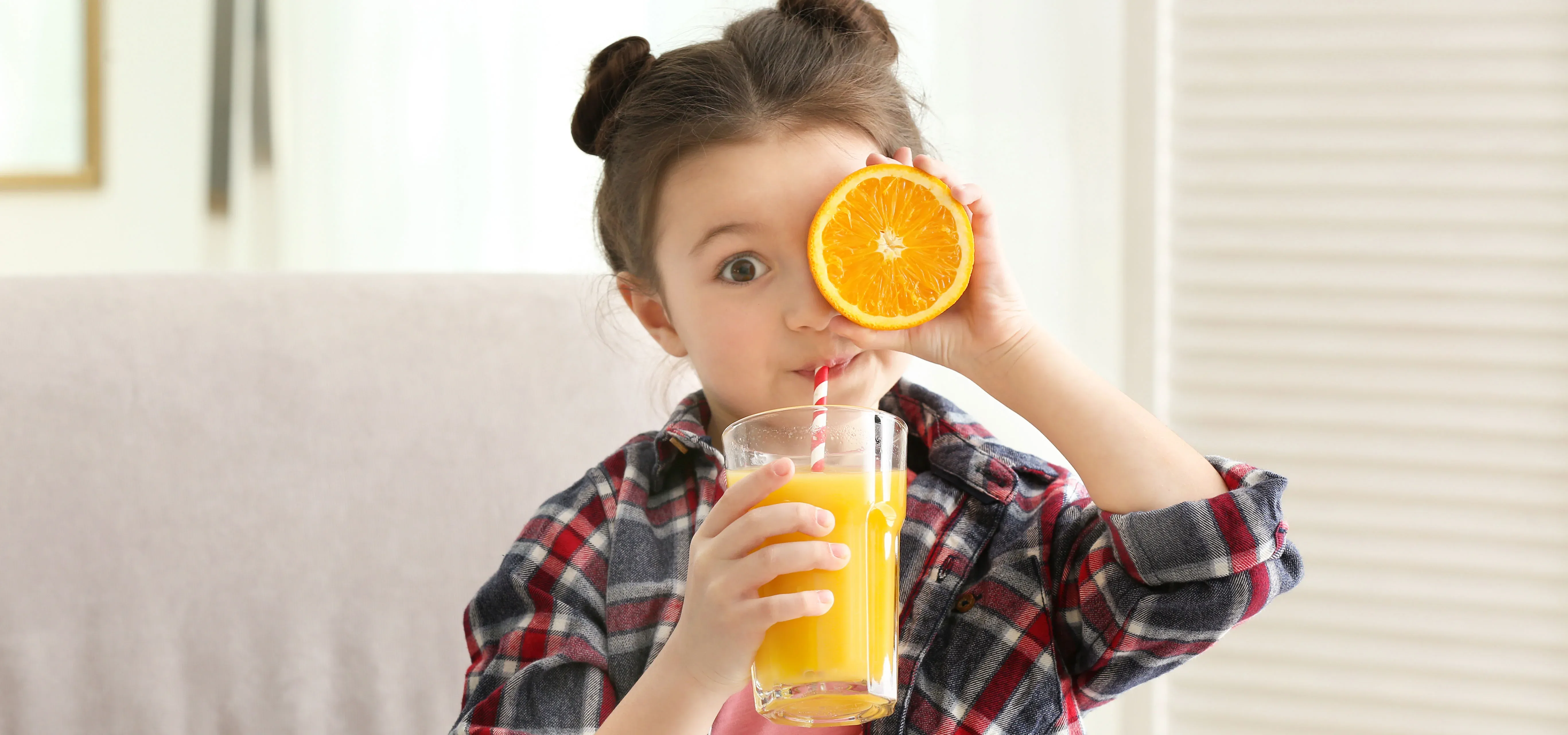 飲檸水橙汁易愈曬愈黑?營養師揭10種食物致肌膚暗沉
