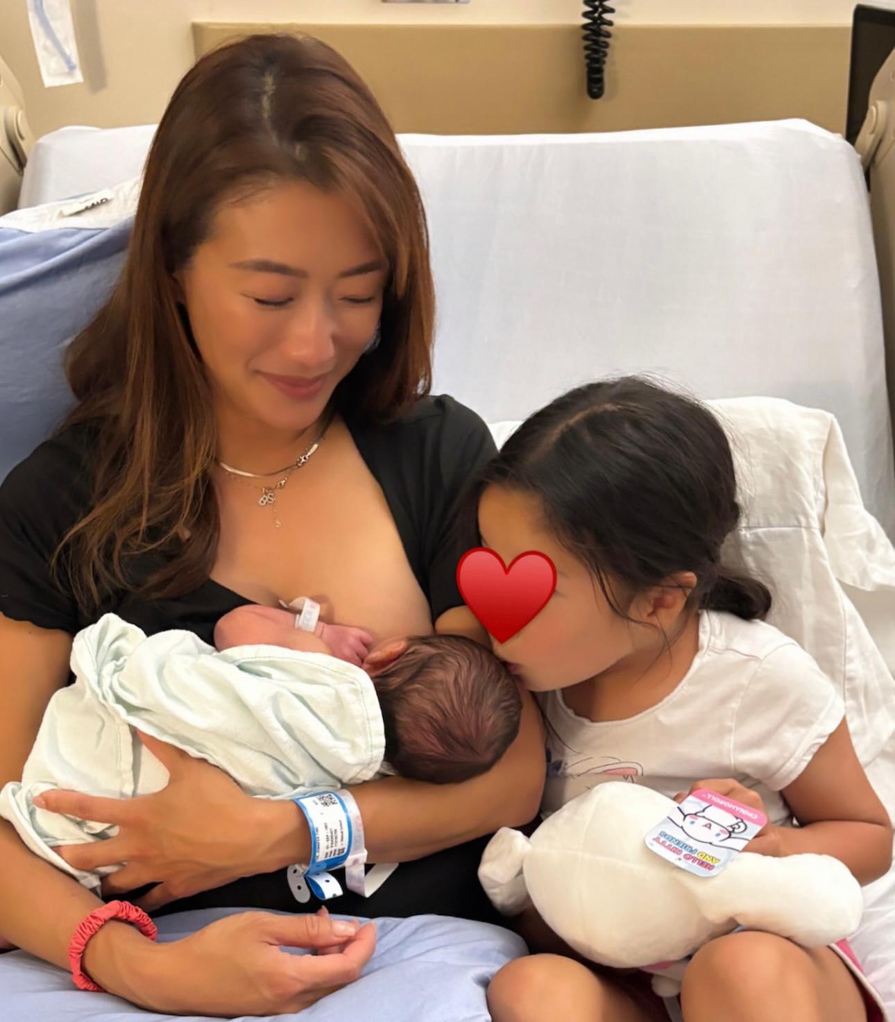 謝婷婷記錄自己餵母乳一刻。