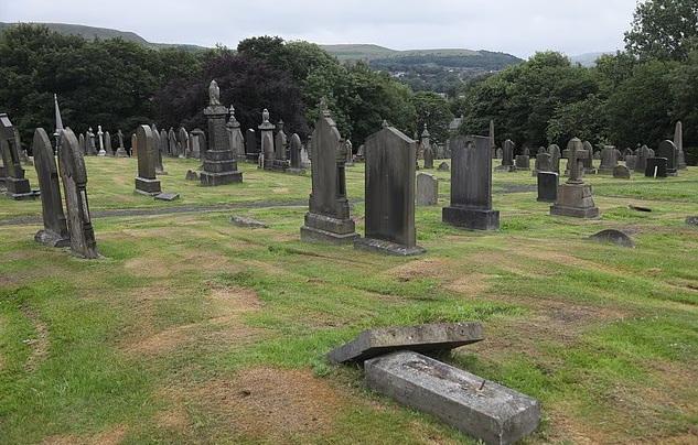 英國羅騰斯托爾公墓距今約148年歷史。(互聯網)