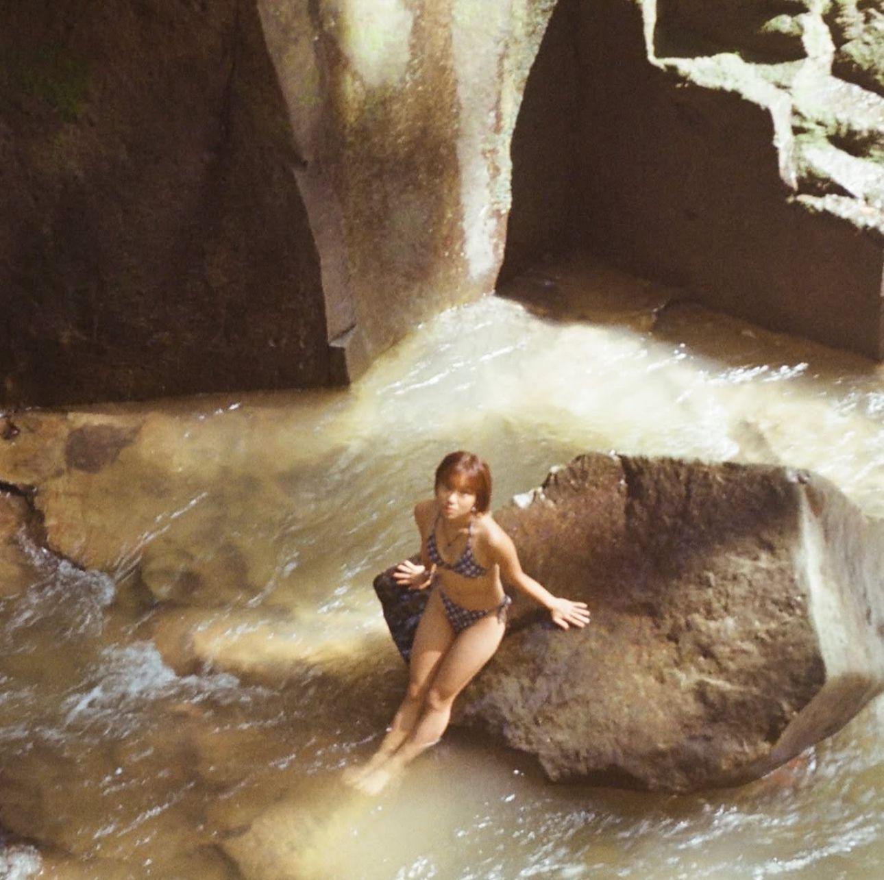 26歲moon tang大解放,激罕曬性感泳照。