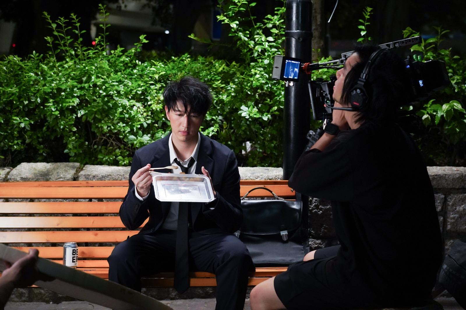 Jay展開奇幻冒險前,先食兩餸飯醫肚。