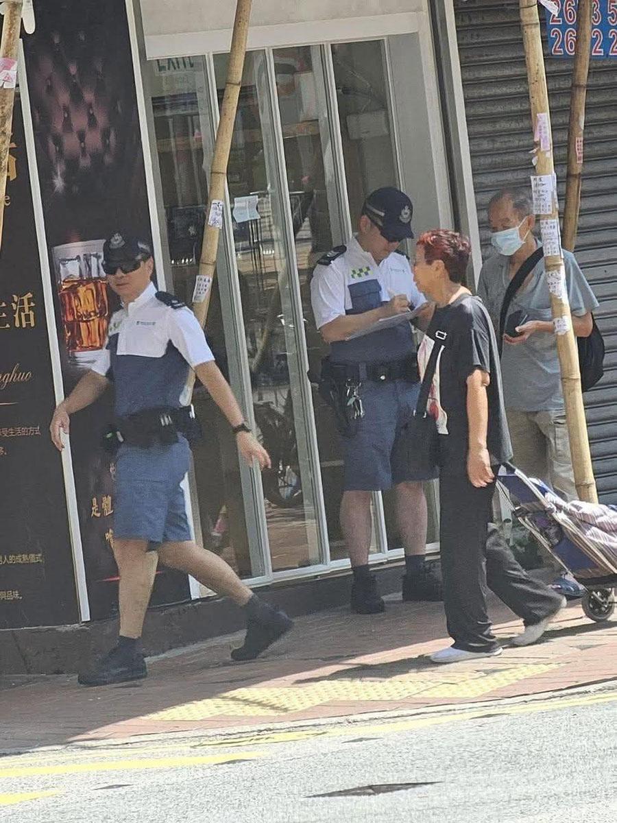 網上流傳有警員穿短褲執勤,這套實為警方2023年推出試驗計劃下的新制服。(網上圖片)