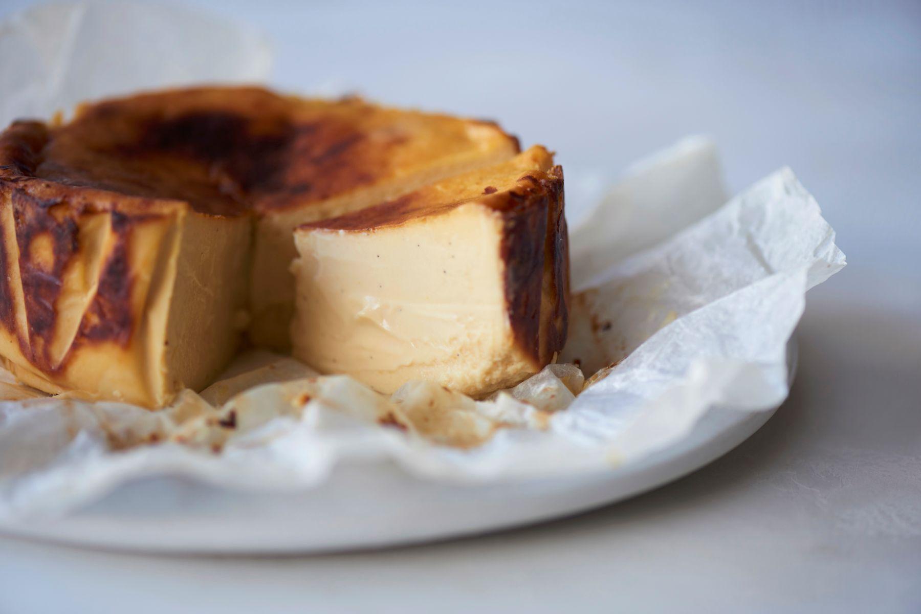 Mr.CHEESECAKE巴斯克芝士蛋糕($349)記者早前試過,非常出色!質感柔軟輕盈細滑,散發混合了奶香、芝士、焦化牛油、雲呢拿、黑糖的優雅香味。