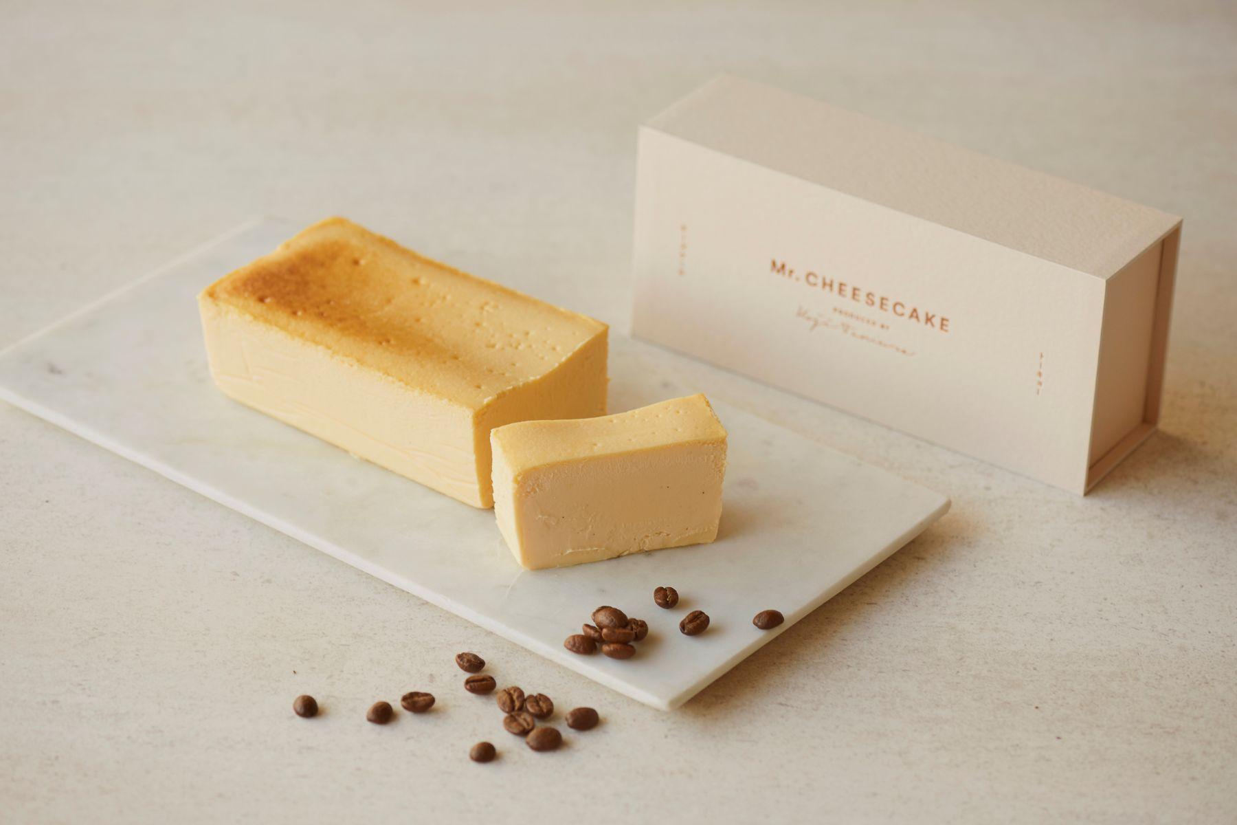 Mr.CHEESECAKE Cream Brew Coffee($357)咖啡豆以冷泡方式浸泡在鮮忌廉一晚,萃取出黃糖和烘焙杏仁般的咖啡香。配合雲呢拿一種香料,突顯蛋糕濃郁的奶香和香醇的咖啡香。