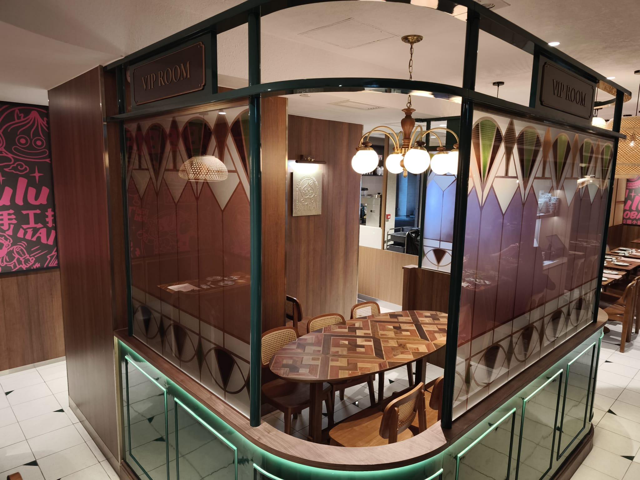 摩登風格VIP區可容納6位客人。