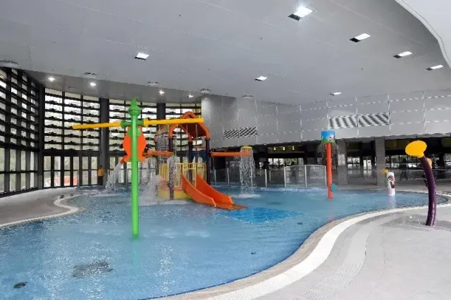 屯門西北游泳池(政府新聞處圖片)