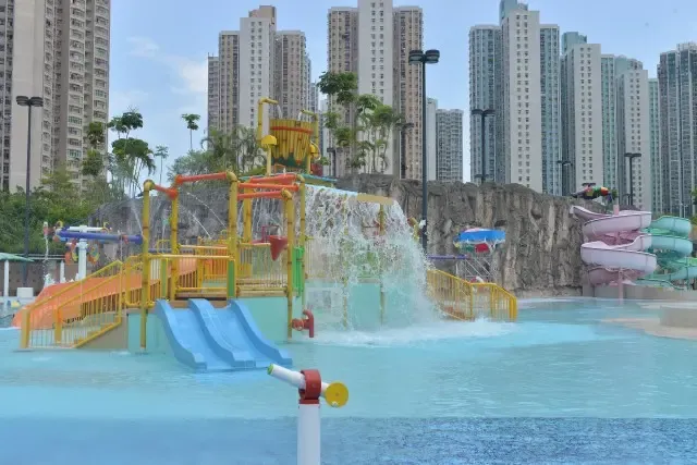 將軍澳游泳池(康文署圖片)