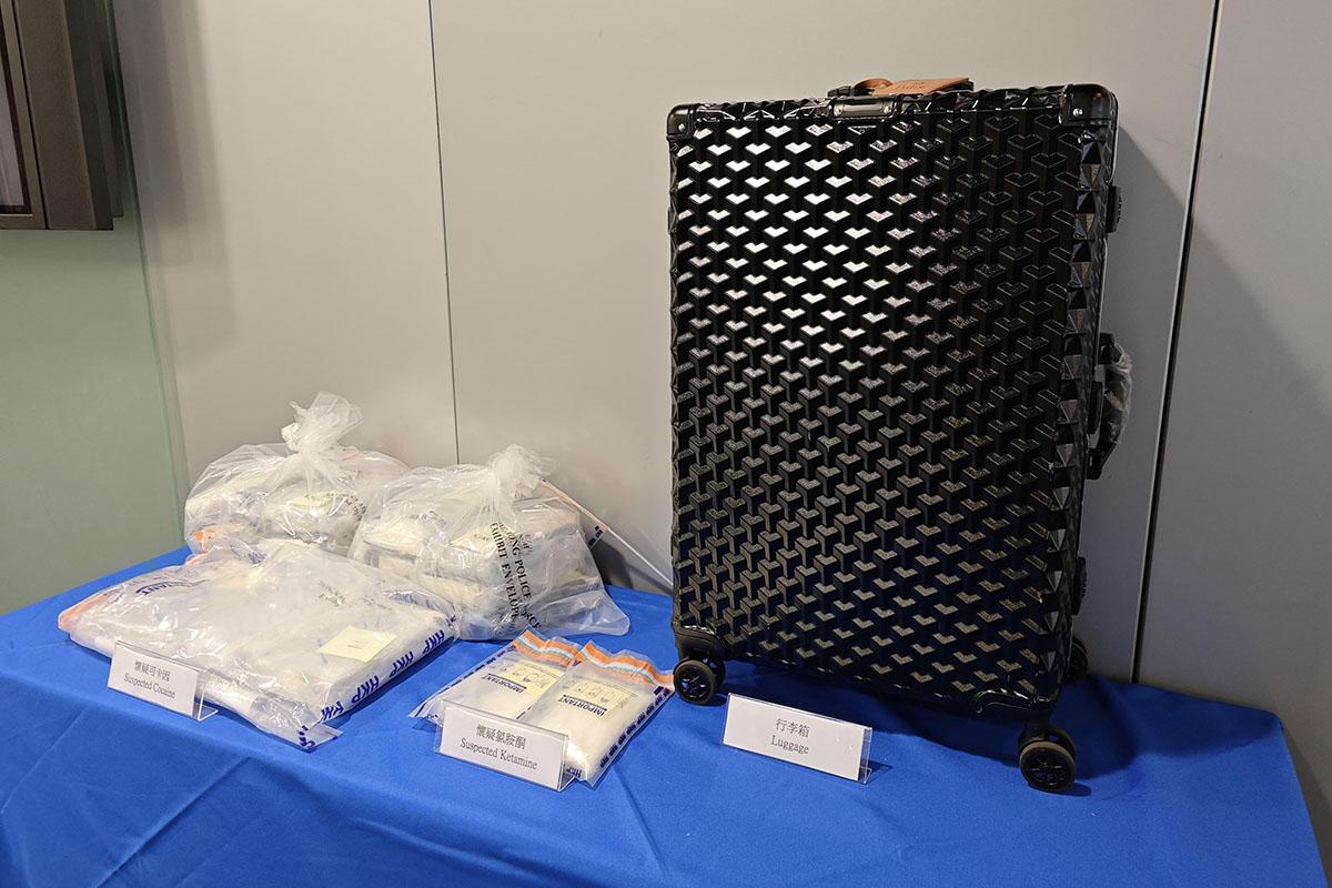 警方在將軍澳拘捕一名43歲男子,並檢獲市值1,200萬元的毒品。