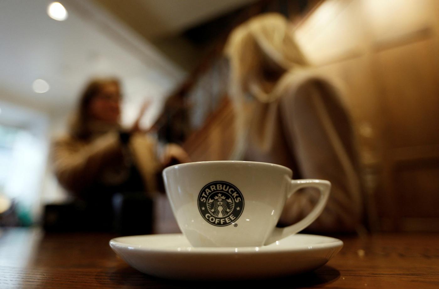 北美星巴克要求部分遙距工作的主管返回辦公室上班,企業員工每周也須在辦公室上班4天。(資料圖片)