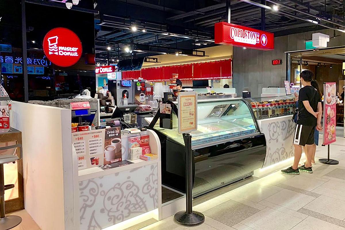 台中市一間連鎖雪糕店涉嫌漂白水當清水並向食客提供。(酷聖石網站圖片)