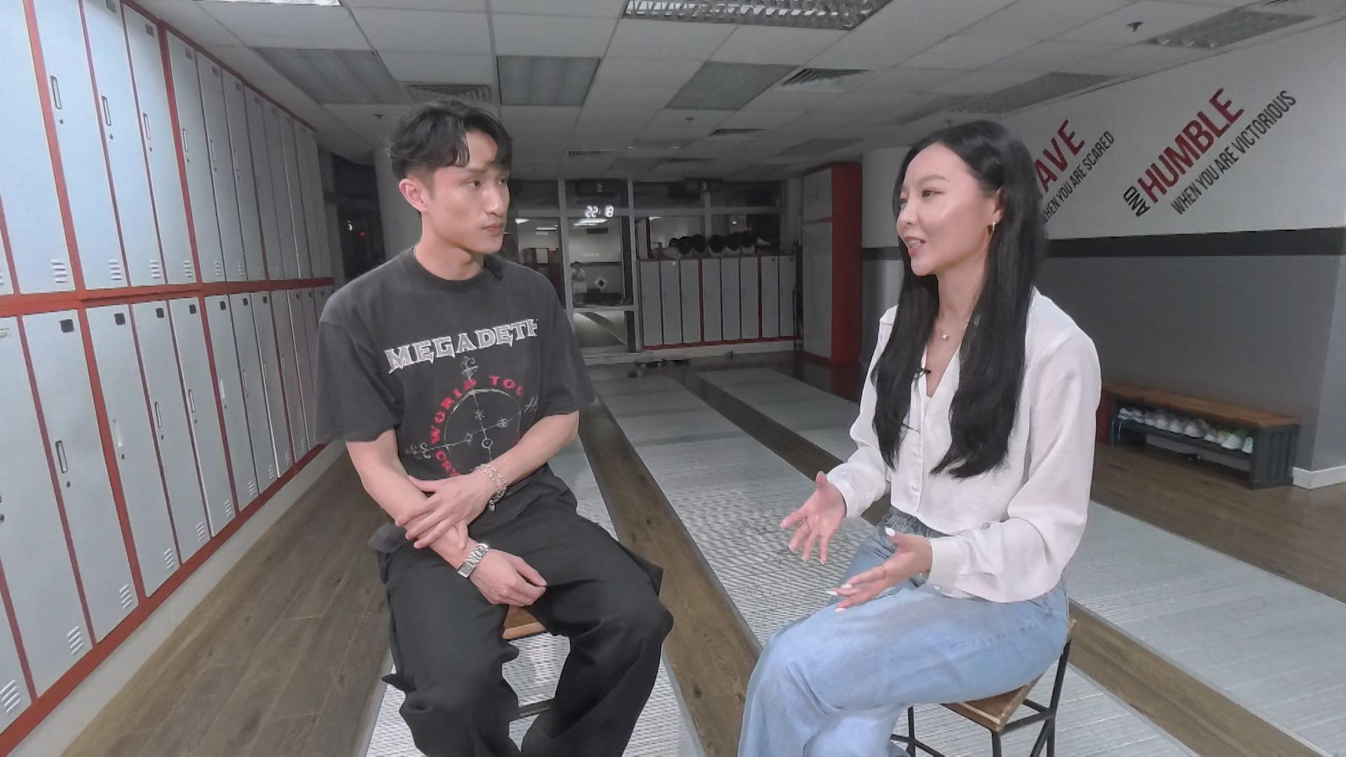 香港劍擊運動員代表蔡俊彥Ryan接受《全運港將》主持李莉訪問。
