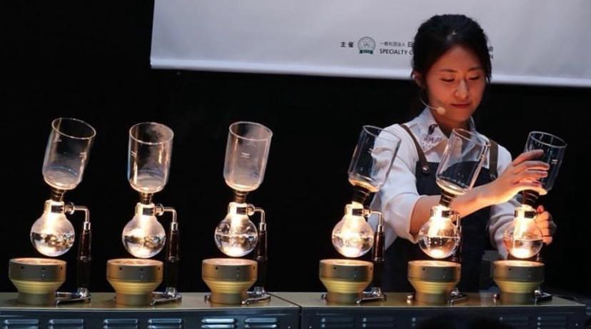 世界級虹吸冠軍 Tiffany Chan 主持的「虹吸式咖啡工作坊」,讓你親身體驗虹吸沖煮技藝