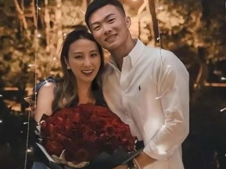 超雲早前清空與未婚夫Douglas的所有合照。