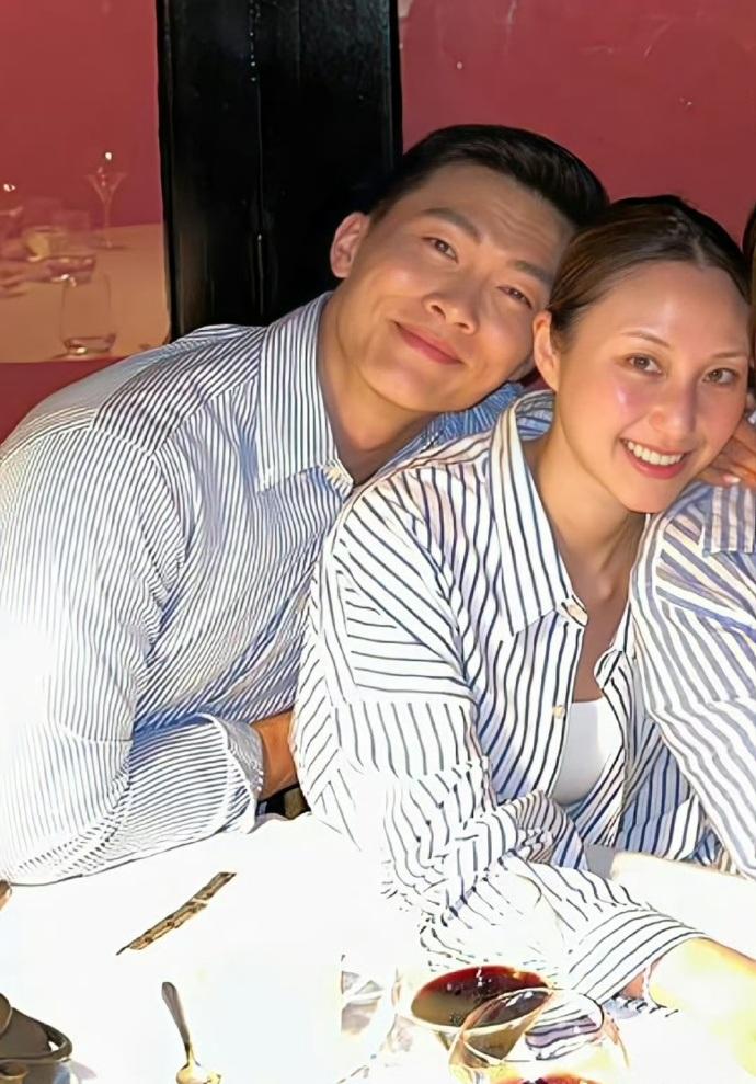 超雲與Douglas拍拖時,非常甜蜜。