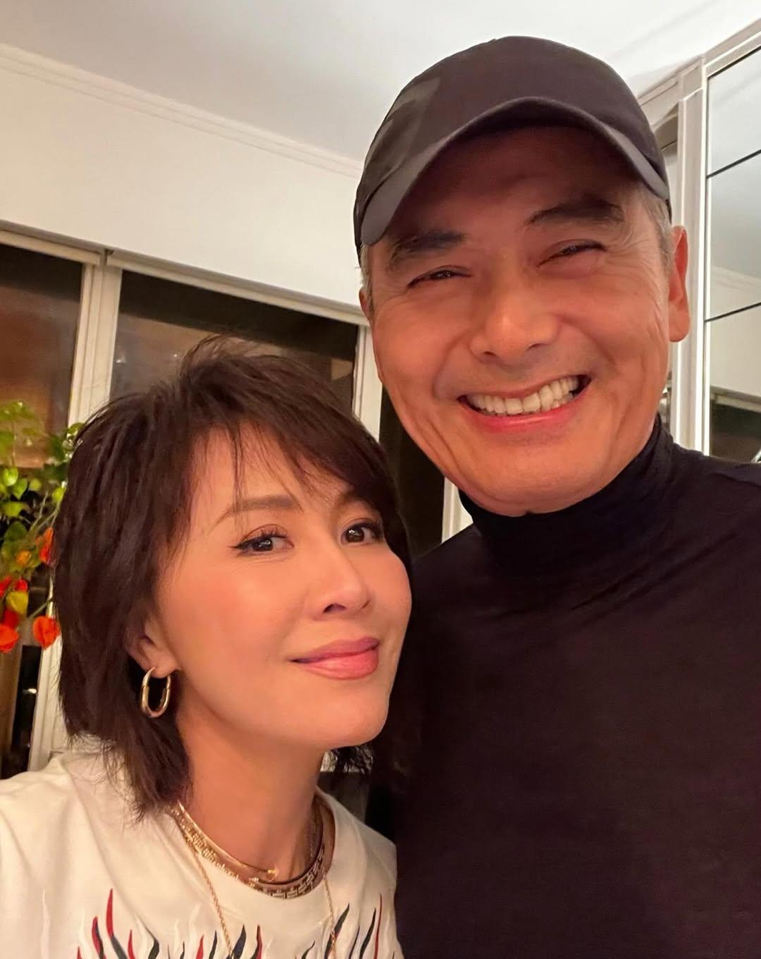 劉嘉玲與梁朝偉跟杜Sir及發哥等聚會。