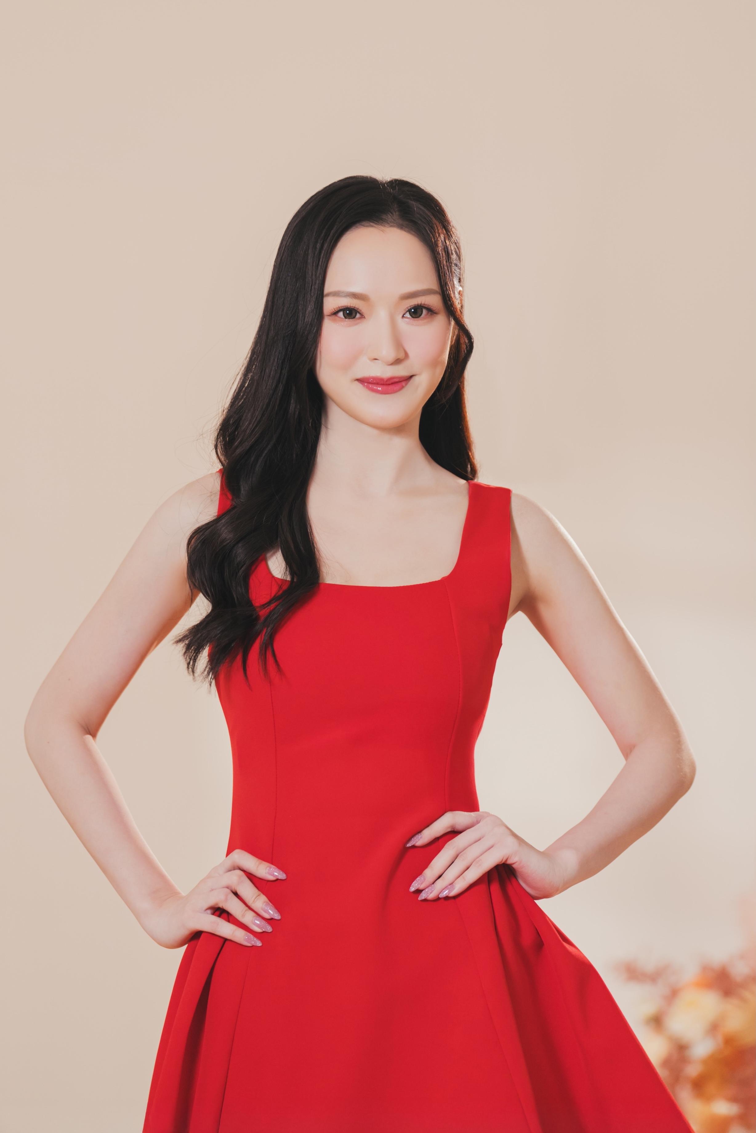 馮盈盈極速收身,回復招牌「最強Body」。