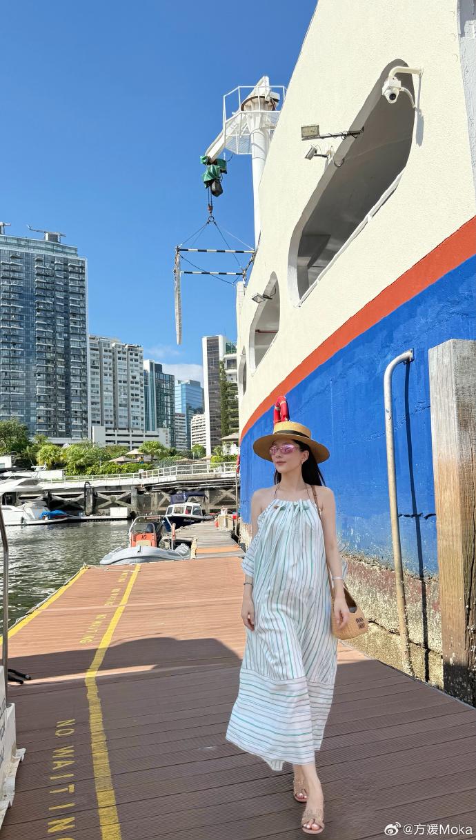 懷孕晚期的方媛,孕肚明顯隆起。