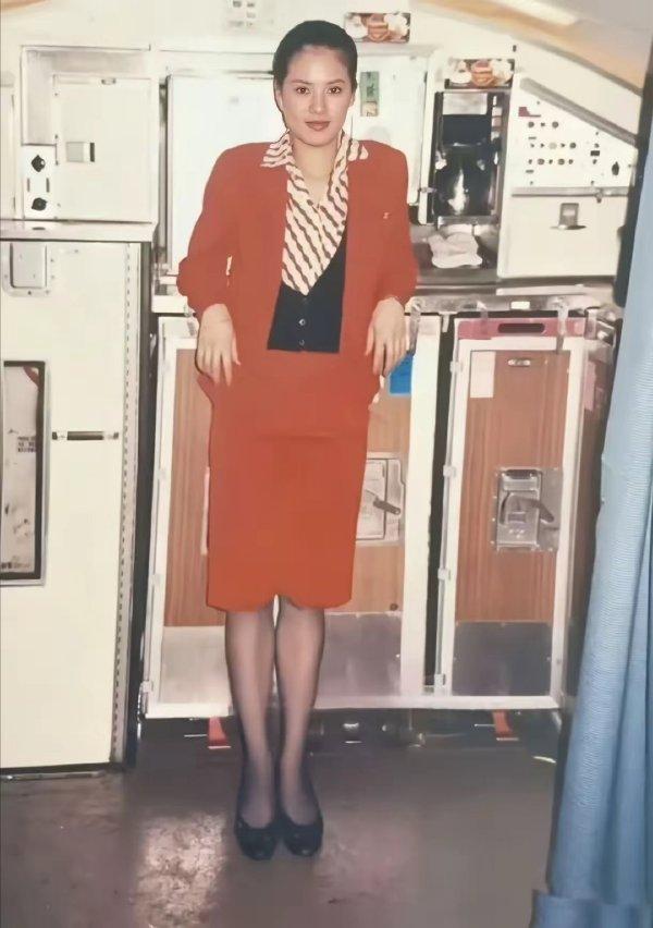 李若彤入娛樂圈前,是一名空姐。