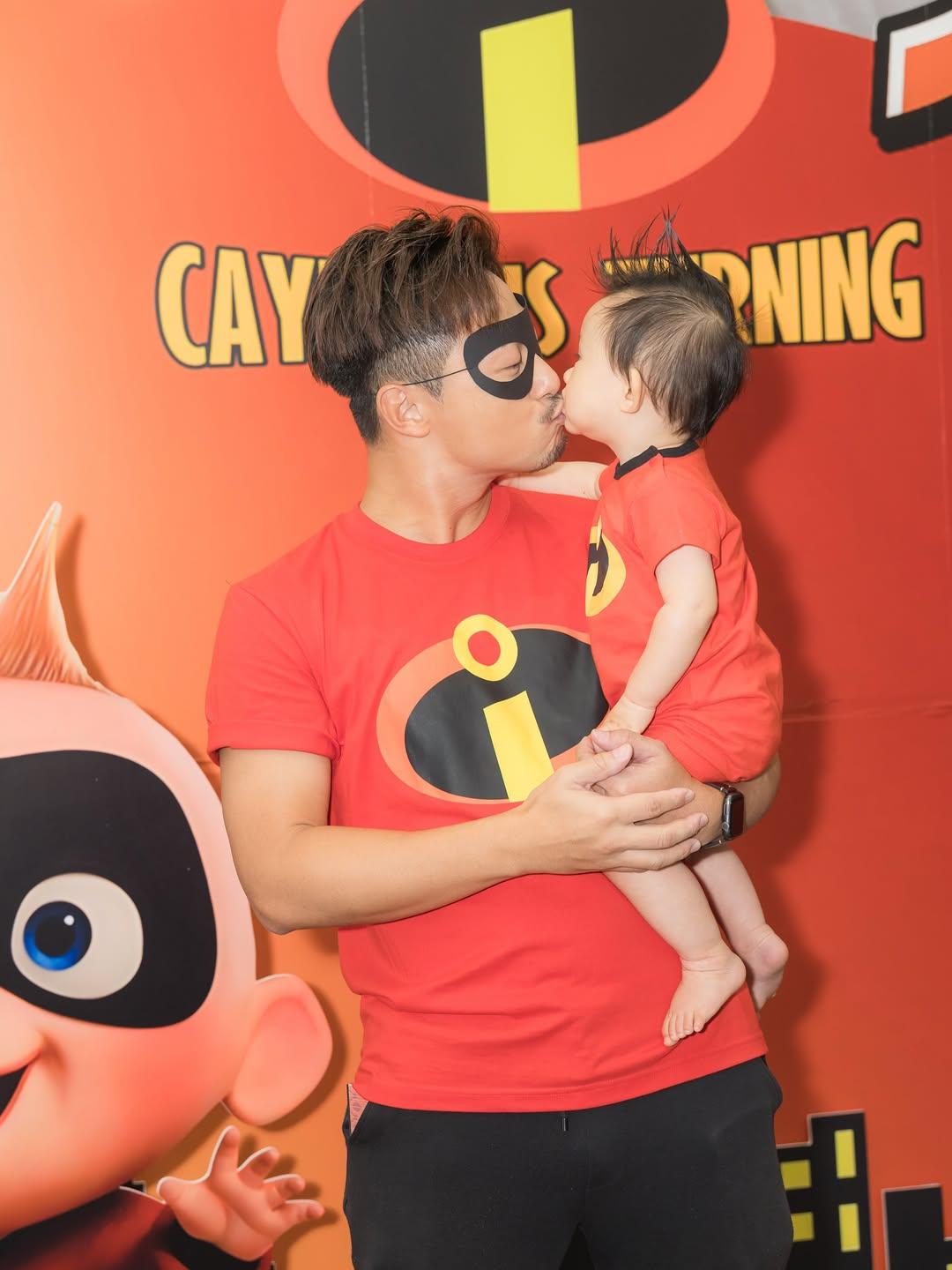 楊潮凱不斷讚美細仔是個「天使BB」,每天醒來都對著他們微笑。