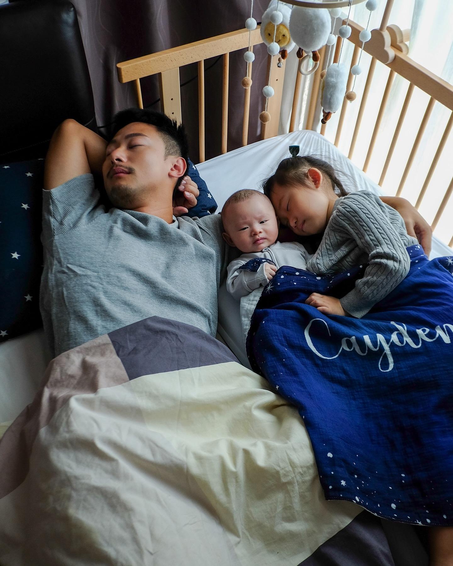 楊潮凱非常愛鍚一對子女。