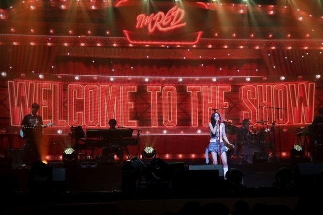 權恩妃演唱了多首人氣歌曲,包括個人出道曲《Door》、《SABOTAGE》、《Croquis》等。