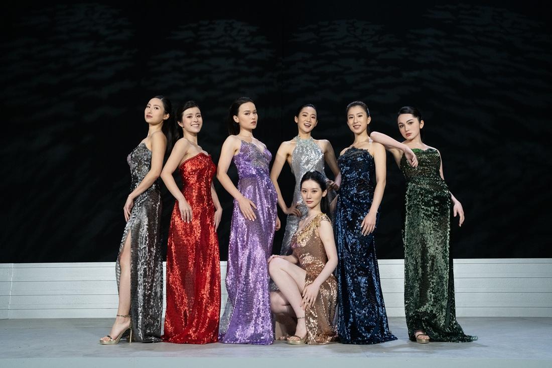 MV展現佳麗型格一面。