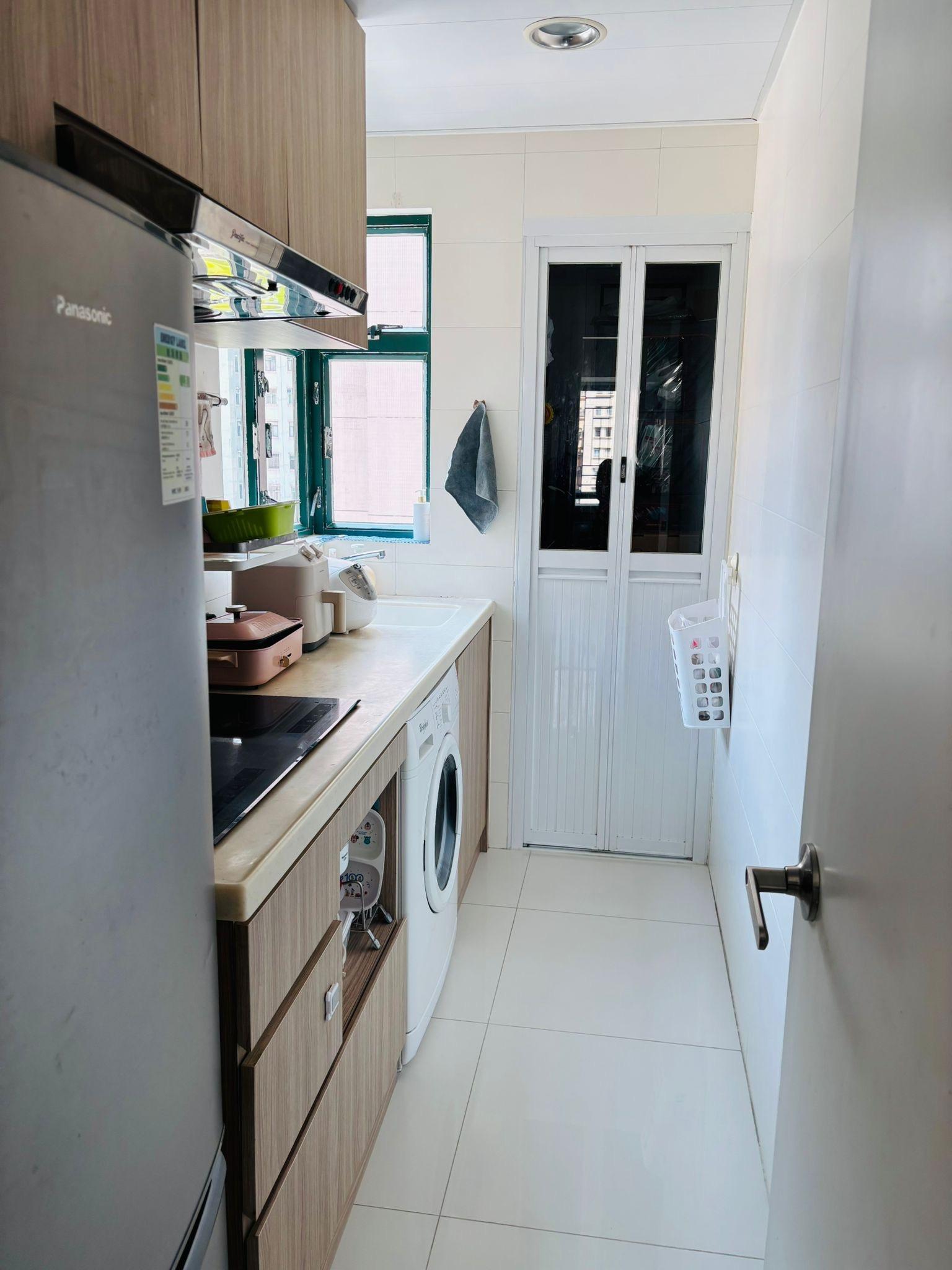 廚房十分光猛,配套亦新淨。