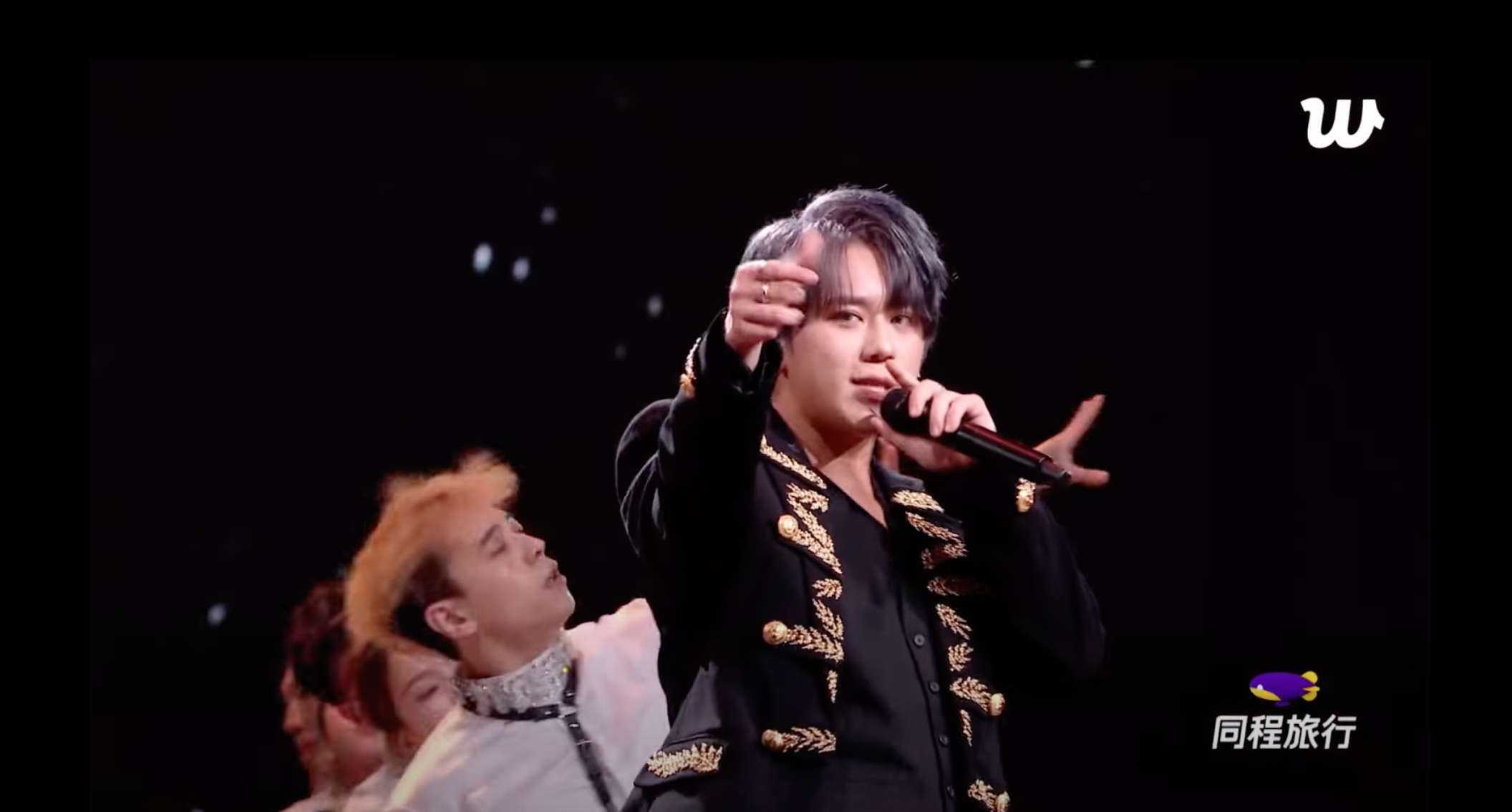 姜濤帶來隊友們的作品,包括《虎道門》、《半》、《月光奏鳴曲》、《夜視鏡》、《Mr. Stranger》。