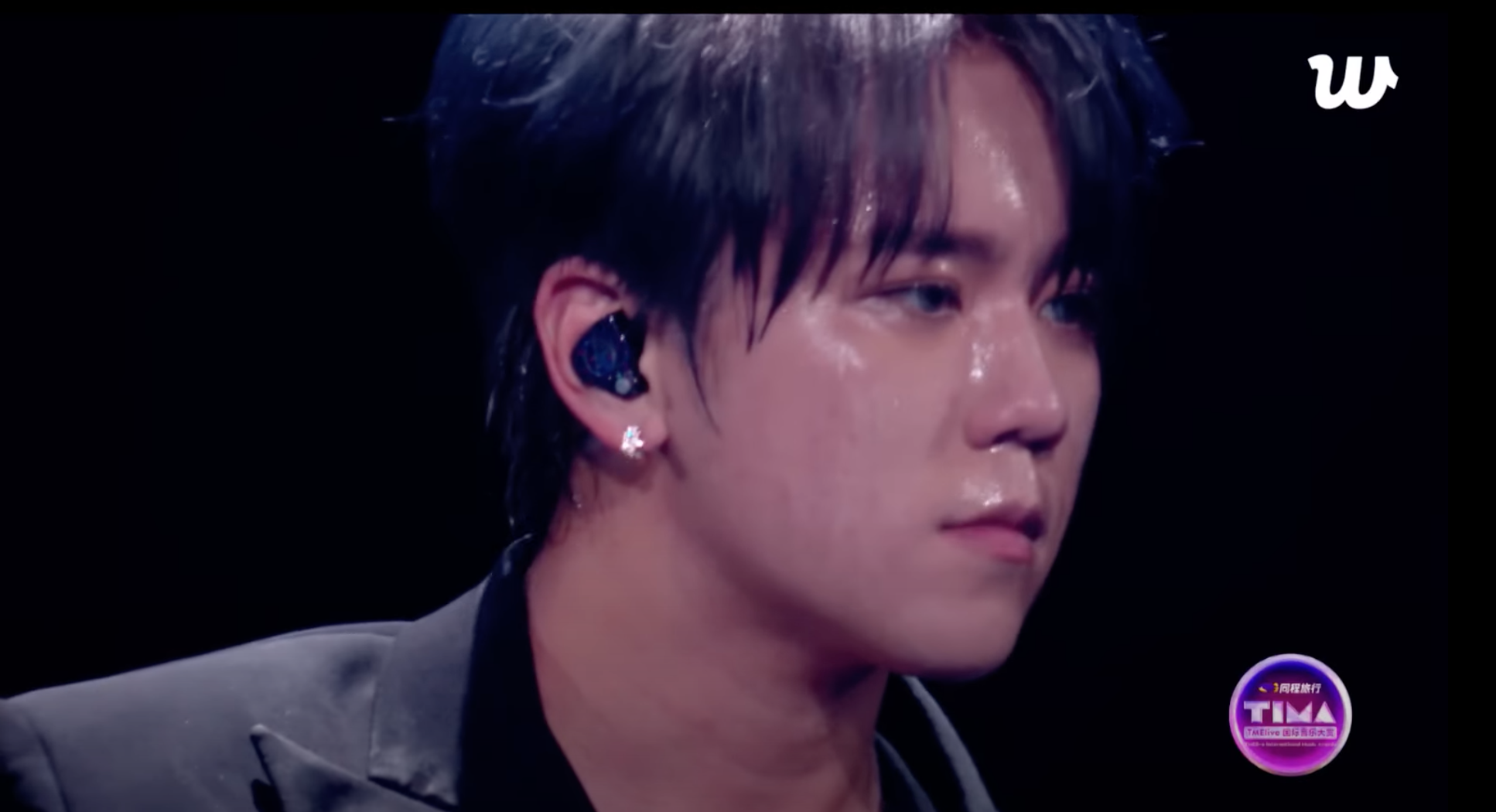 姜濤帶來隊友們的作品,包括《虎道門》、《半》、《月光奏鳴曲》、《夜視鏡》、《Mr. Stranger》。