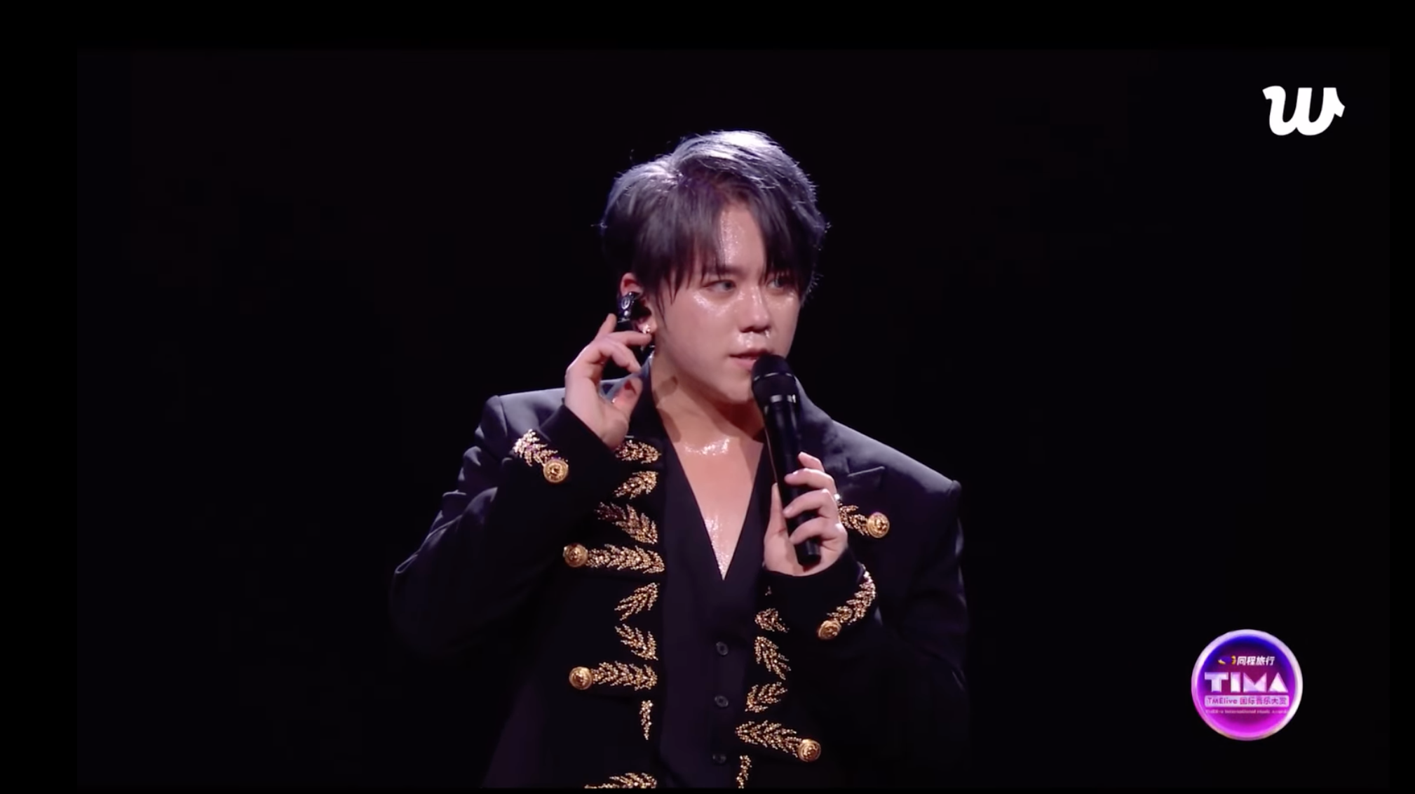 姜濤帶來隊友們的作品,包括《虎道門》、《半》、《月光奏鳴曲》、《夜視鏡》、《Mr. Stranger》。