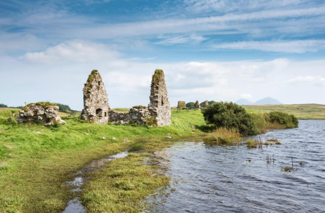 位於英國蘇格蘭的這個小島,減價後以約286萬放售。(互聯網)