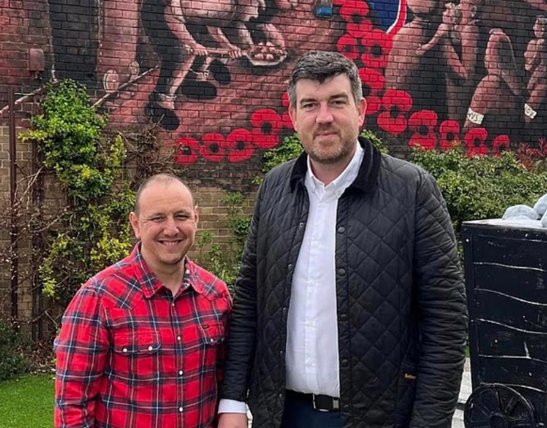 保守黨議員泰勒(David Taylor)及馬丁(Stephen Martin)。(互聯網)